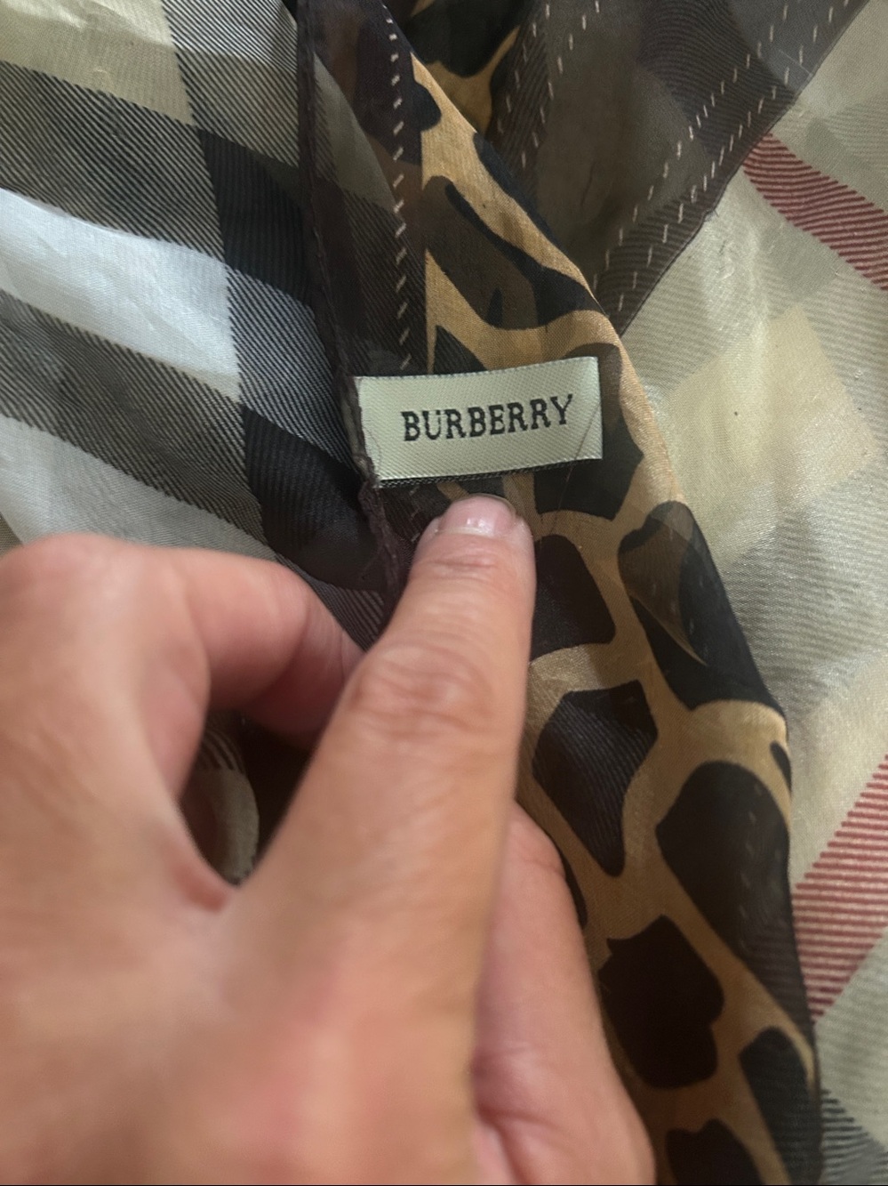 Burberry silk wool blend scarf classic check and animal print rectangular scarf - Picture 6 of 9